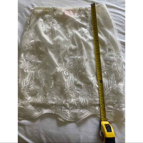 Crop top skirt set. - Picture 5 of 7